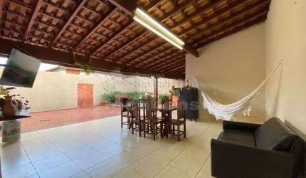 Parque industrial  - Casa Mista, Residencial e Comercial com 03 Dorm.