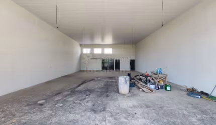 Salão comercial com 212,30 m² no bairro Menezes II em Bady Bassitt