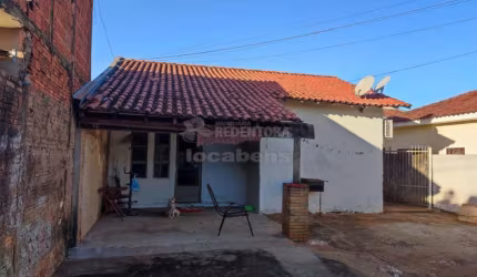 Venda de casa padrão localizada no Jardim das Oliveiras.