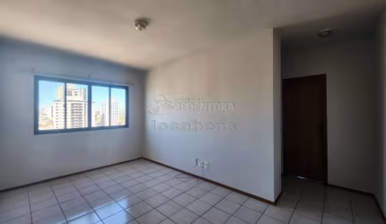 Apartamento de 02 dormitórios e 01 vaga de garagem no bairro Boa Vista.