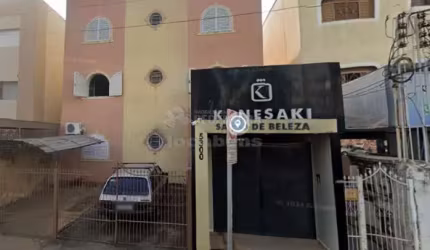 Avenida Brigadeiro Faria Lima - Apto no térreo funcionando com Salão Comercial
