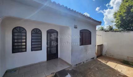 Casa para locação no bairro Gonzaga de Campos de 2 quartos.