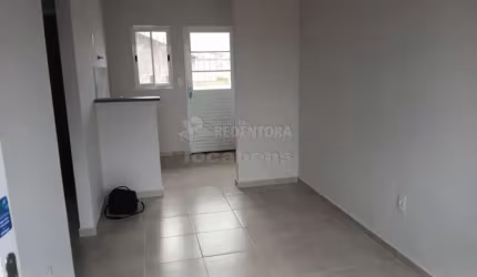 Casa  02 dormitórios 01 banheiro