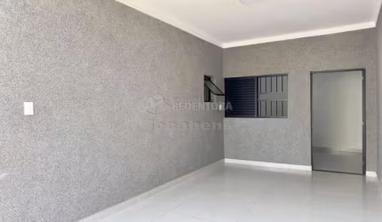 Casa comercial no Boa Vista, 03 dormitórios sendo 01 tipo apartamento, 04 vagas de garagem.