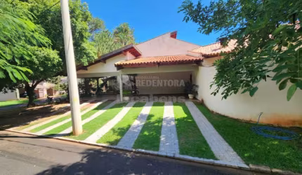 EXCELENTE CASA NO CONDOMÍNIO BOURGAINVILLE