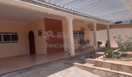 Casa Locação e Venda Parque Residencial Mancor Daud, contendo 05 dormitórios e 06 vagas de garagem.