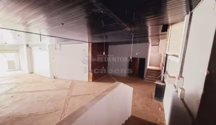 Casa comercial 07 salas 05 banheiros 03 garagens