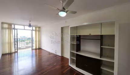 Apartamento de 2 dormitórios com armários no bairro Vila Redentora