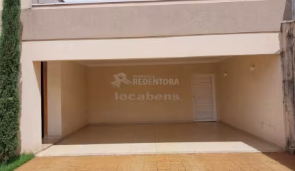 Venda de casa residencial/comercial no bairro Jardim Redentor com 03 dormitórios e 04 vagas de garagem.