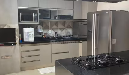 Excelente Casa em Condomínio para Venda - 3 Dormitórios / Jardins de Barcelona