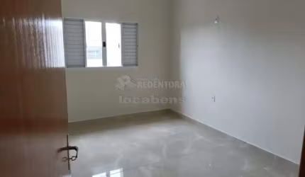 Casa de fundos de 01 dormitório no bairro Colina Azul