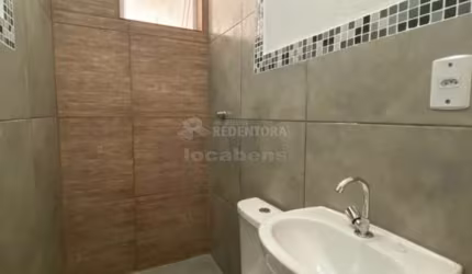 Apartamento com 02 dormitórios no bairro Conjunto Habitacional B - Marysia Marmo Fleury