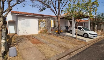 Excelente cCasa no Parque da Liberdade II