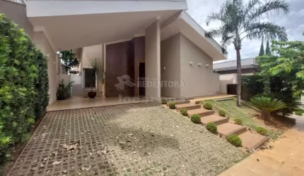 Excelente Casa no Condomínio Damha IV
