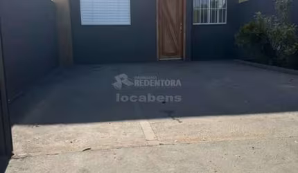 Excelente Casa Residencial para Venda - 2 Dormitórios / Residencial Santa Regina