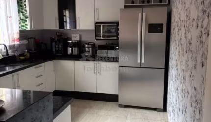 Ótima Casa Residencial para Venda - 2 Dormitórios / São Deocleciano