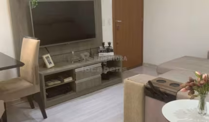 Rio das Hortênsias Apartamento com 02 dormitórios, 01 vaga de garagem.