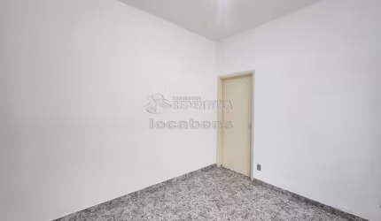 Parque Industrial - Casa com 01 dormitório e 02 vagas de garagem
