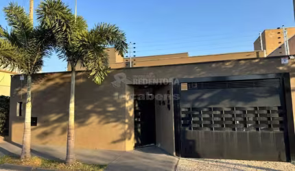 Linda Casa Mobiliada pra locação Jardim Macedo