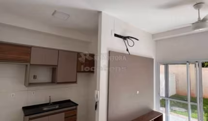 Nova Residence Térreo com Quintal, 2 dormitórios, 02 vagas de garagem.