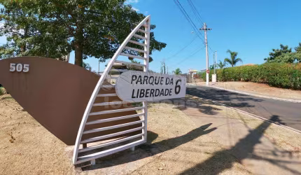 Condomínio Residencial Parque da Liberdade VI - Casa com 03 dormitórios, sendo 01 com ventilador e ar condicionado,