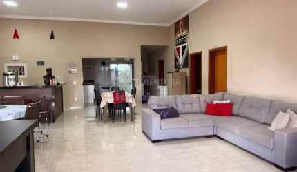 Villagio Colombo - Rancho com 03 dormitórios sendo 01 tipo apartamento à Venda
