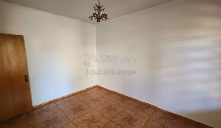Casa de 03 dormitórios com 03 vagas de garagem no Parque Residencial Dom Lafayete Libânio