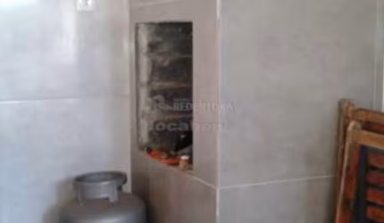 São Thomaz - Casa em bom estado, local, 2 dorms. sala, coz 2 wcs, gargens