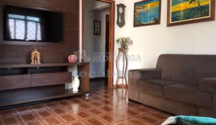 Casa mobiliada em ótima localização na Vila São Pedro