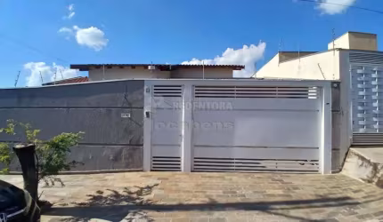Ótima Casa Residencial para Venda - 2 Dormitórios / Menezes I