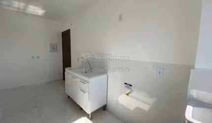 Parque Residencial da Fraternidade, Apartamento com 2 Dormitórios, 01 vaga de garagem