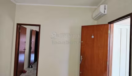Jardim Caparroz - Casa com 03 dormitórios e 03 vagas de garagem