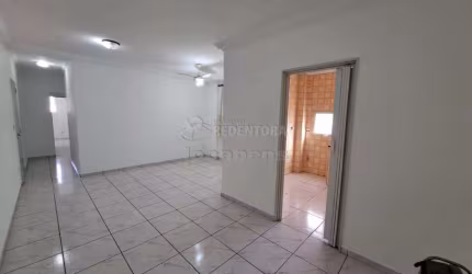 Apartamento localizado no Edifício Boa Vista com 3 dormitórios e 1 vaga de garagem.