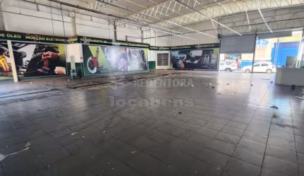 Salão Comercial com 02 salas e acessibilidade no Centro