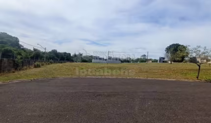 Terreno à venda no condomínio fechado Bella Vittá - Bady Bassit/SP