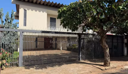 Excelente Sobrado Residencial para Locação - 4 Dormitórios / Jardim dos Seixas