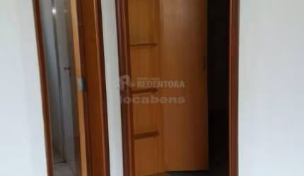Apartamento localizado no Parque Estoril com 1 dormitorio e 1 vaga de garagem.