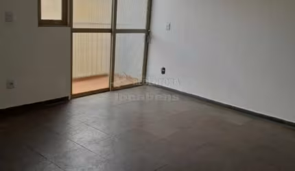 Apartamento com 03 dormitórios, 01 vaga de garagem privativa no bairro Parque Estoril.