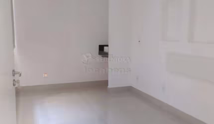 Casa Comercial - Em bom local, esquina, várias salas consultórios, recepção, vários banheiros, copa e cozinha