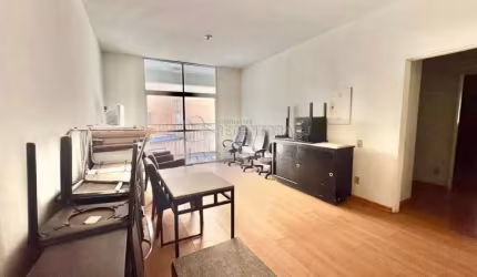 Apartamento com 3 dormitórios, sacada e Elevador no Parque Industrial