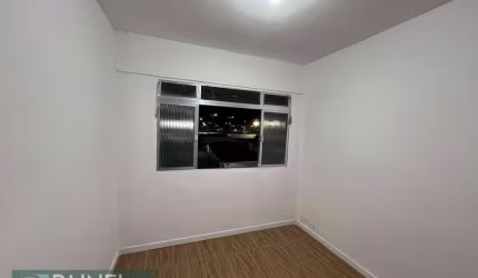 Venda de Apartamento em Saboó, Santos - 2 Dormitórios, 68m²