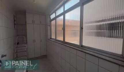 Venda de apartamento em Gonzaga, Santos: 99m², 2 dormitórios, 2 banheiros por R$ 640.000. Seu novo lar espera por você!