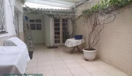 Casa à Venda em Boqueirão - Santos: 3 Dormitórios, 161m²