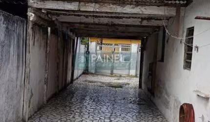 Casa à Venda em Radio Clube, Santos: 3 Dormitórios, 150m²