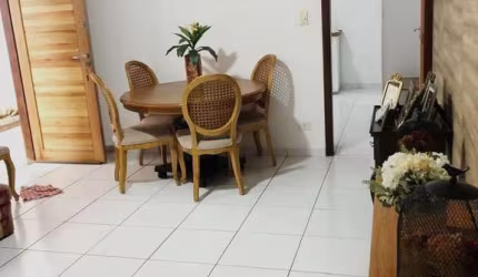 CASA EM MACUCO 300m², EDÍCULA REFORMADA E ESPAÇO P/ PISCINA!