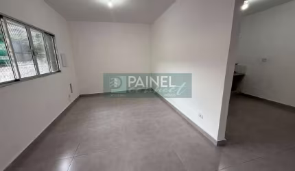 Casa para Locação em Vila Belmiro - 2 Dormitórios por R$2800