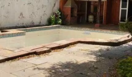 CASA LOCAÇÃO PONTA DA PRAIA - 115m², PISCINA E CHURRASQUEIRA