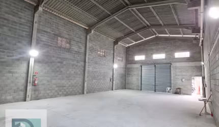 Galpão / Depósito / Armazém em Encruzilhada  -  Santos