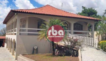 Casa estilo Chácara no Condomínio City Castelo