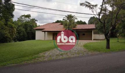 casa térrea com amplo jardim